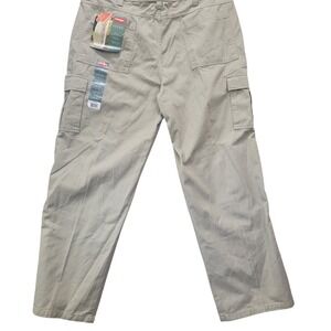 NEW Wrangler Hero Cargo Pants Straight Leg‎ Natural Waist Mens 42x32